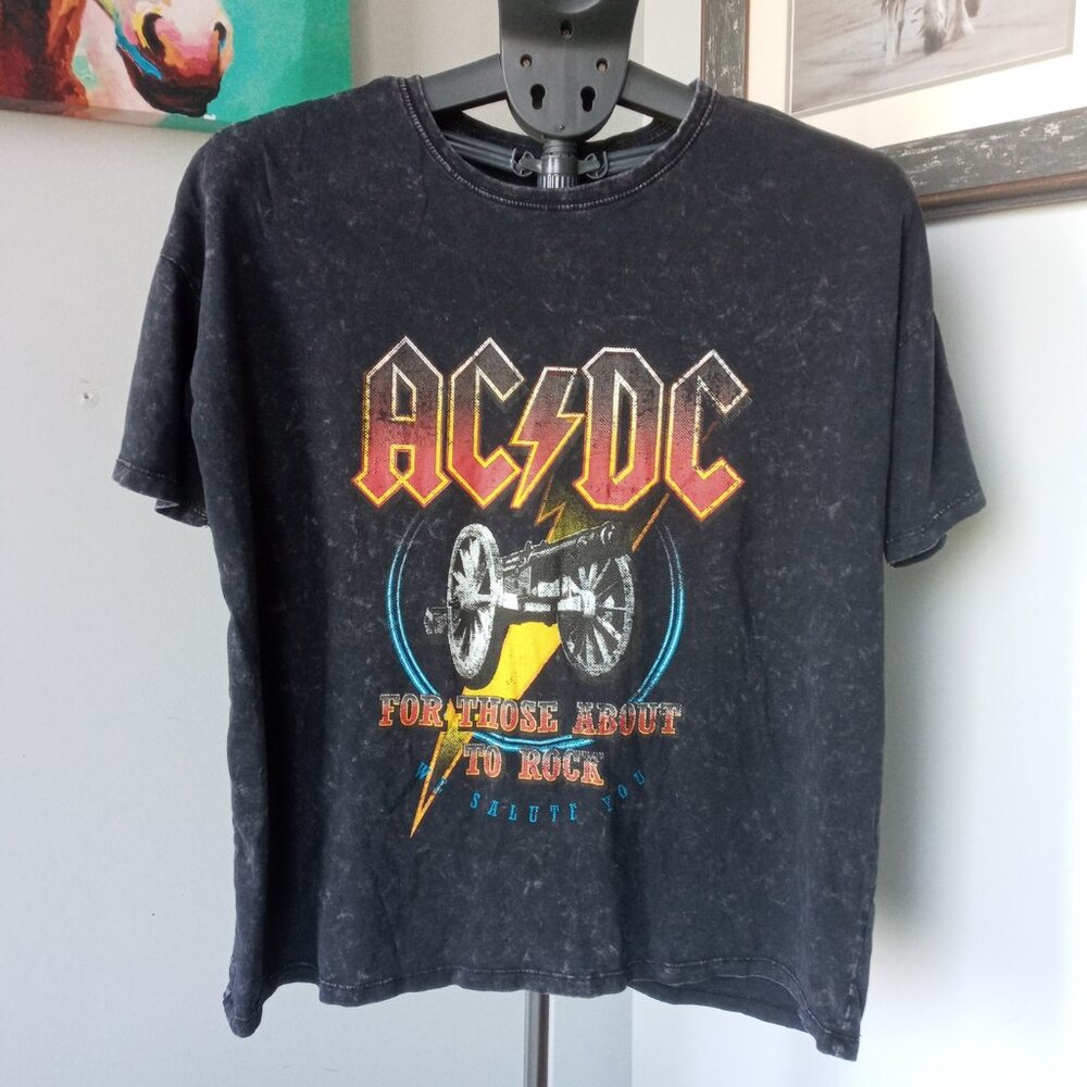 AC/DC  "For those About To Rock we salute you" Black Tee size small